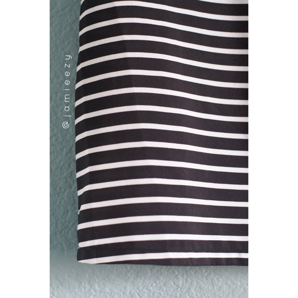 Old Navy | Striped Front Pocket Boxy Blouse - Picture 4 of 6